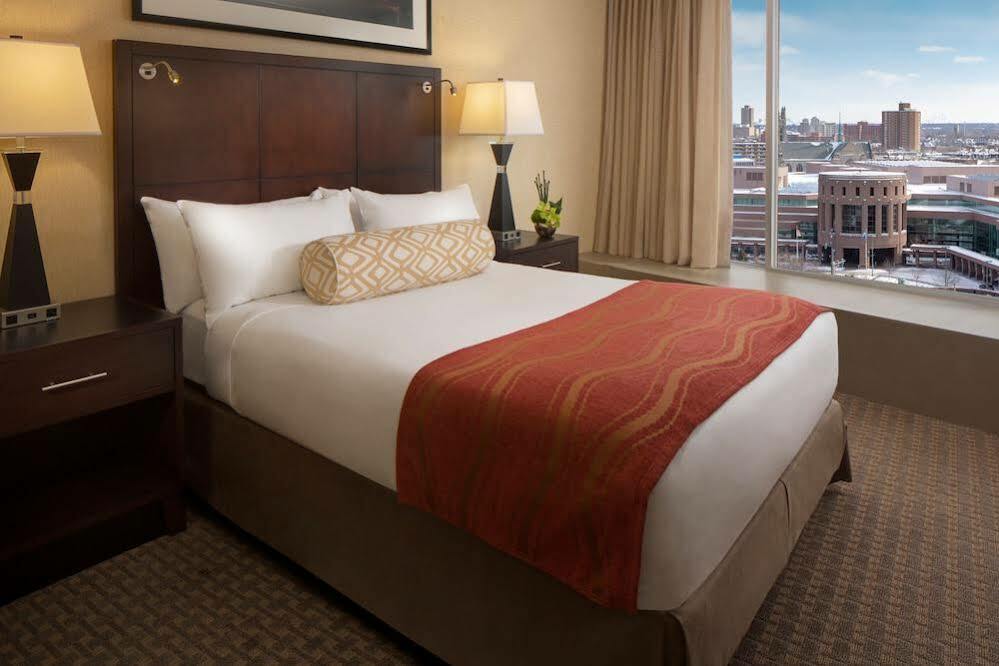 Sheraton Minneapolis Downtown Convention Center מראה חיצוני תמונה